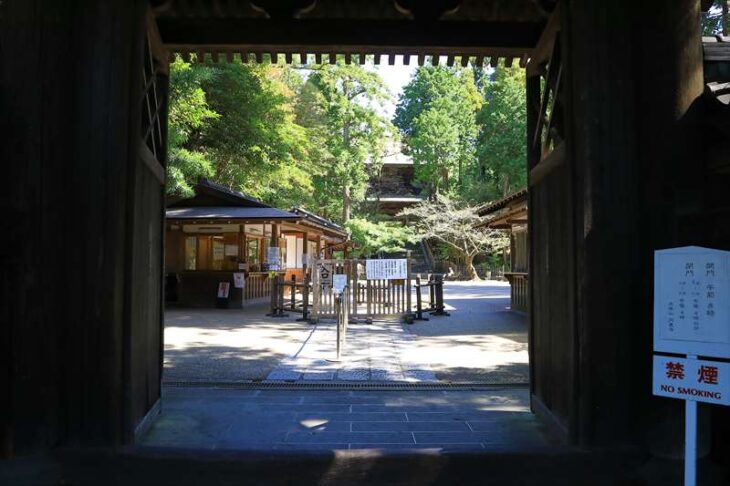 円覚寺 総門からの風景