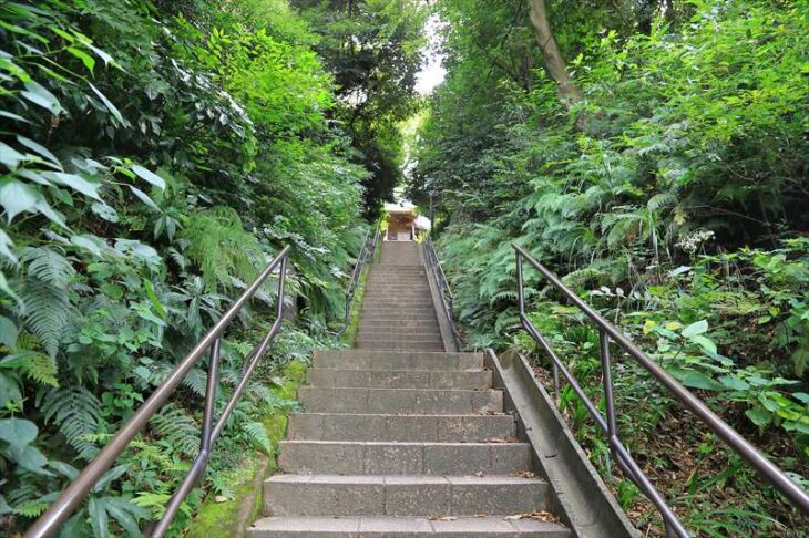 円覚寺 弁天堂の階段