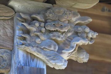 極楽寺 本堂の唐獅子像