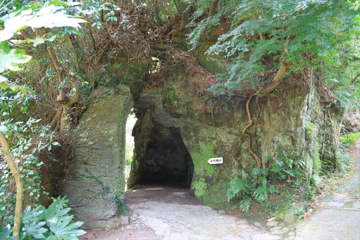 海蔵寺 十六ノ井への洞窟
