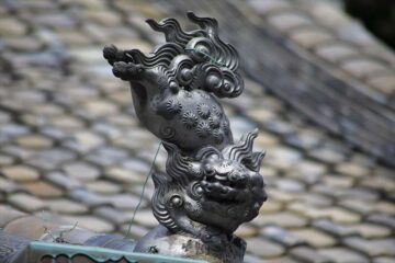 薬王寺の屋根の鐙瓦の唐獅子