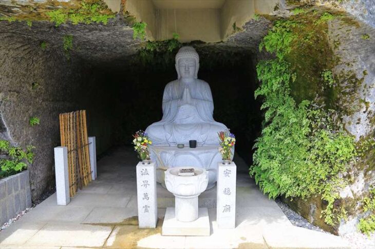 薬王寺 新墓苑の仏像