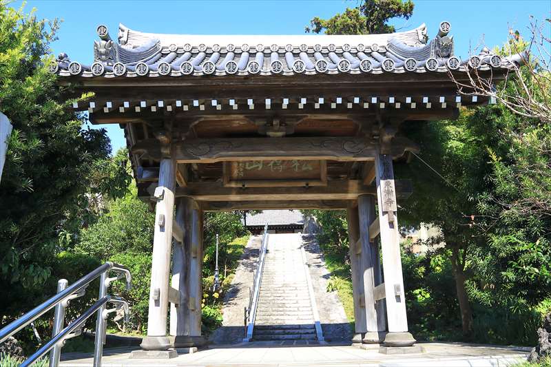 東漸寺（横須賀市）の山門
