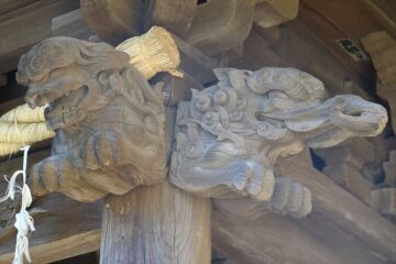 長勝寺 山門の木彫りの唐獅子と象