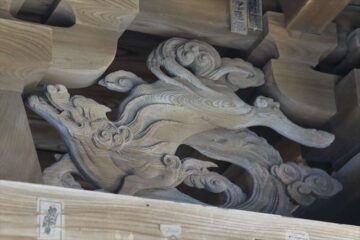 長勝寺 山門の木彫りの麒麟