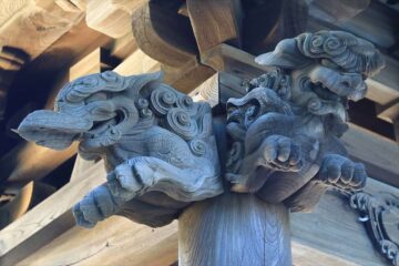 長勝寺 山門の木彫りの唐獅子と象