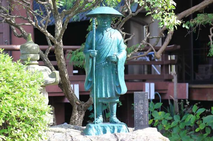 成福寺 親鸞聖人の銅像