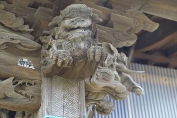 上行寺 木彫りの唐獅子と象