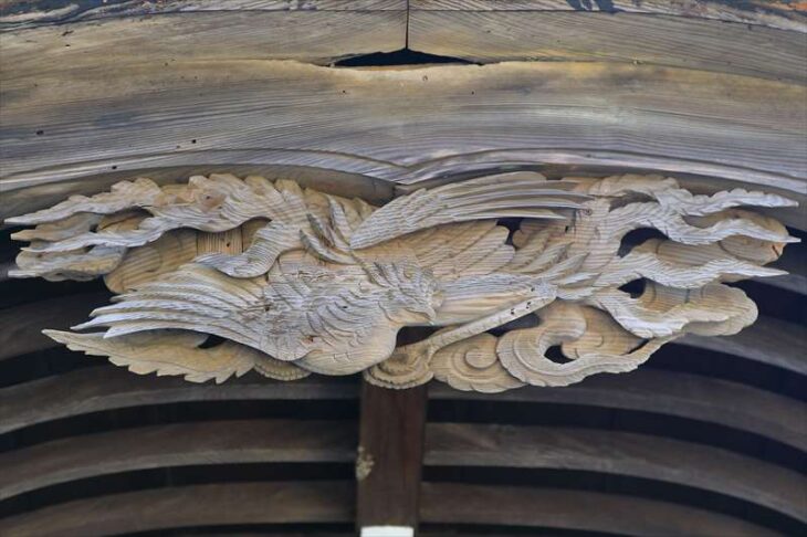 妙典寺の木彫りの鳳凰