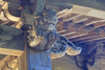 寿福寺の軒下の唐獅子