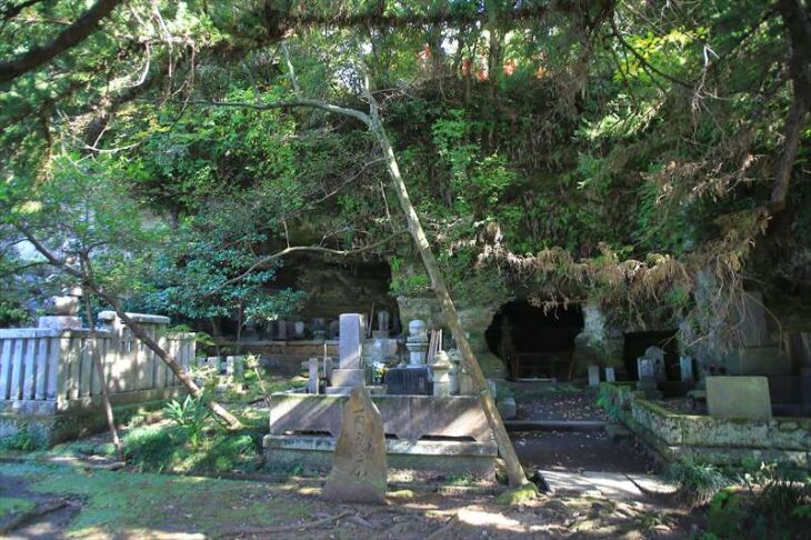 浄光明寺のやぐら群