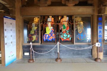 光明寺 山門の十六羅漢像