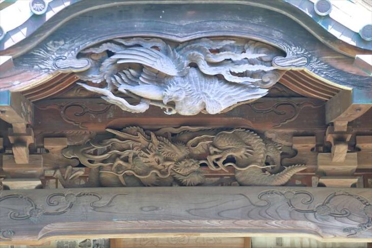 安養院 本堂の鳳凰と龍神の木彫り