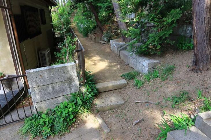 常楽寺 姫宮塚への道