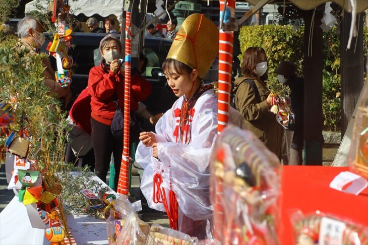 本覚寺 本えびすの福娘と福笹