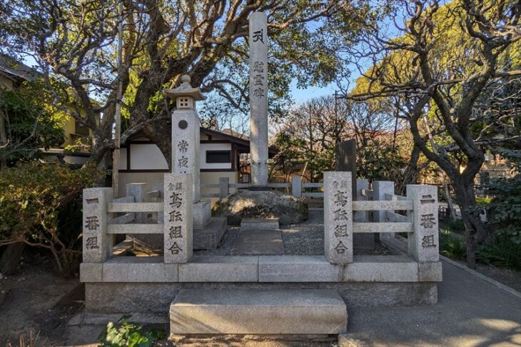 宝戒寺の慰霊碑（慰霊塔）