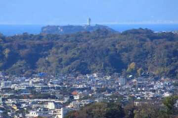 12月の衣張山 山頂からの江ノ島