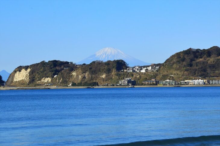 材木座海岸から見える富士山