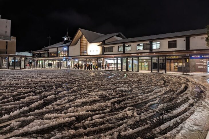 雪の鎌倉駅