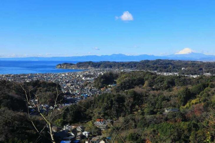衣張山山頂からの眺め