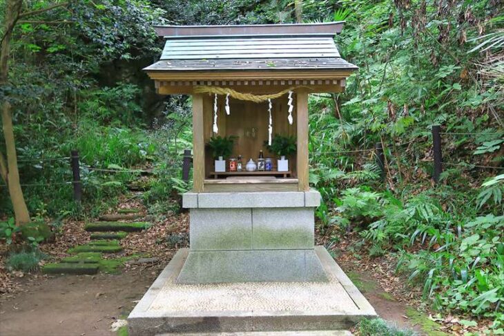 鎌足稲荷神社（鎌足稲荷社）