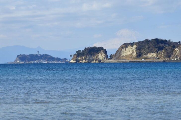 材木座海岸からの風景・富士山と江ノ島